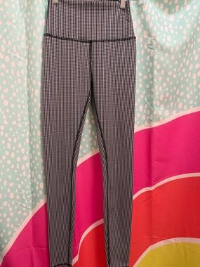 High-Waist Black & White Alo Leggings